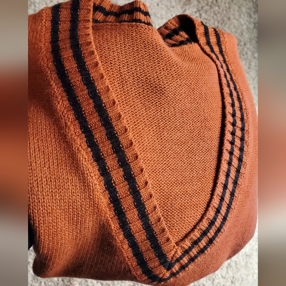 Vest - Picture 5 of 5